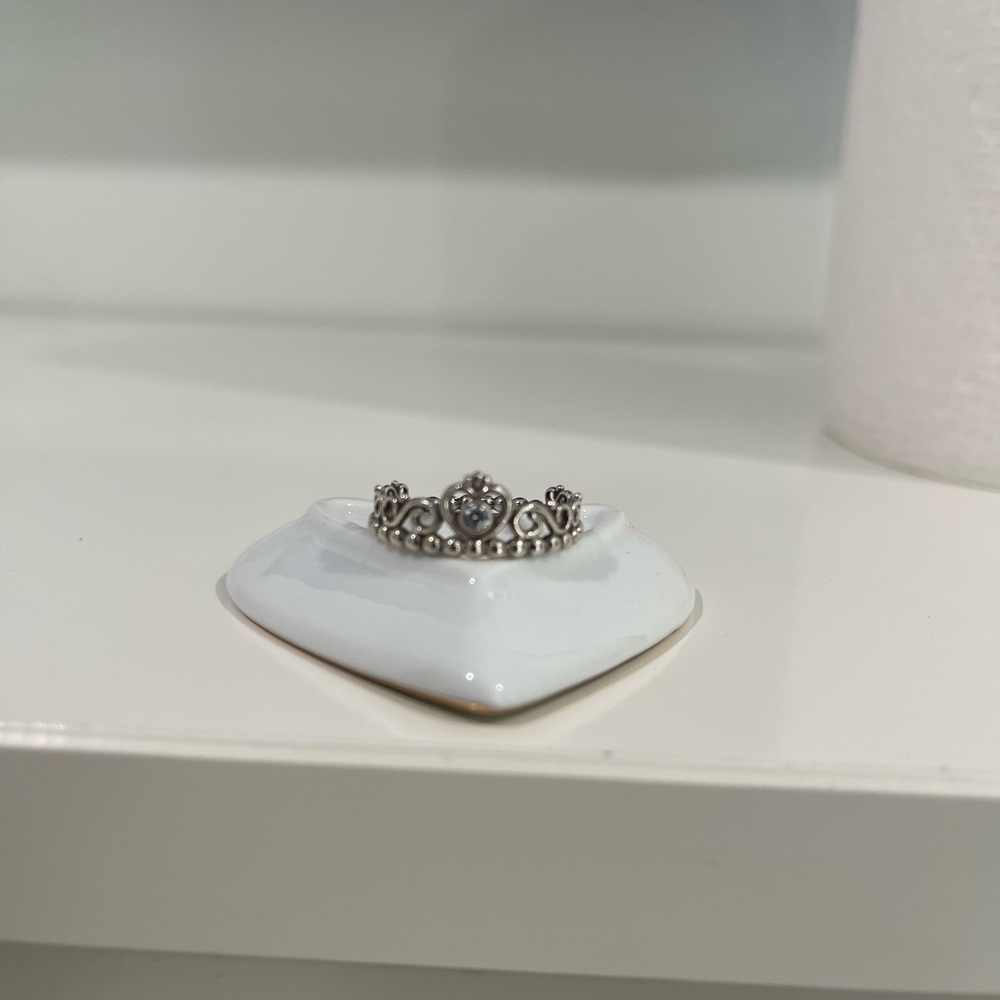 Pandora princess crown ring size 9